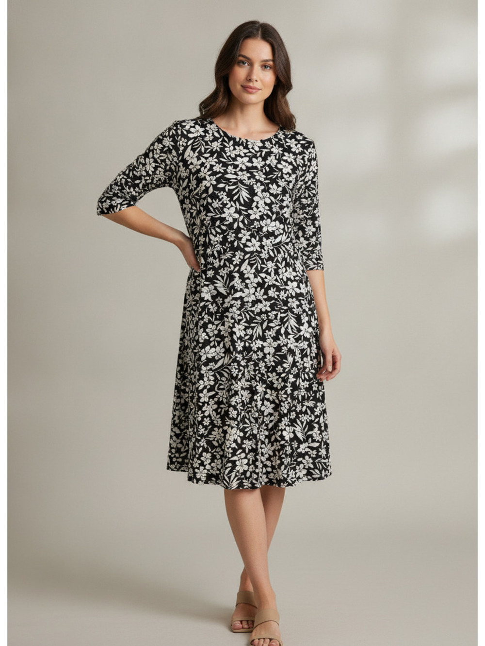 Old Navy | Sz M | Black-and-white floral 3/4-sleeve maxi dress